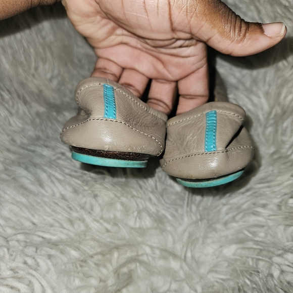 Taupe Tikes Size 8 - Picture 3 of 5